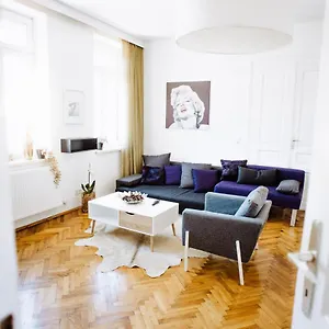 Huge Central Designer Loft With Tyrolean Touch , 160m2 Apartment