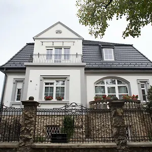https://deak-villa-37-eger.egerhotels.net