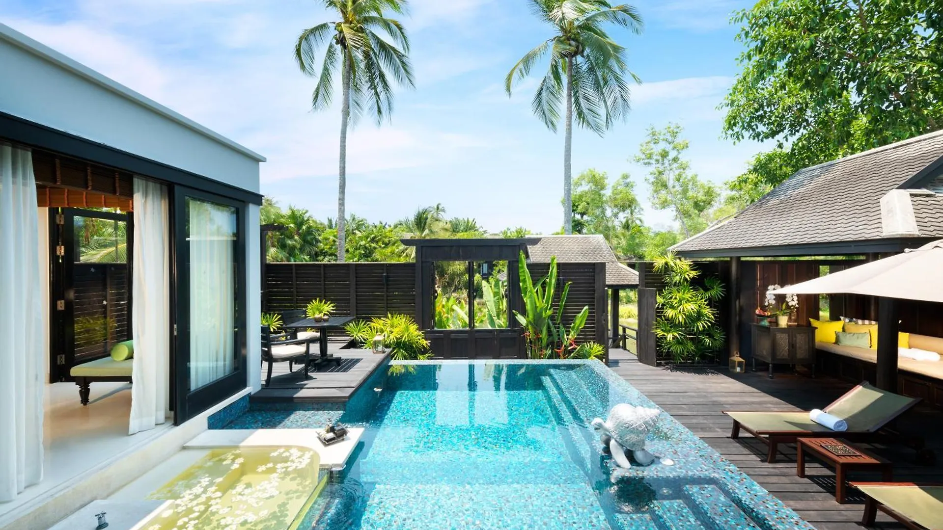 Anantara Mai Khao Phuket Villas 5*,